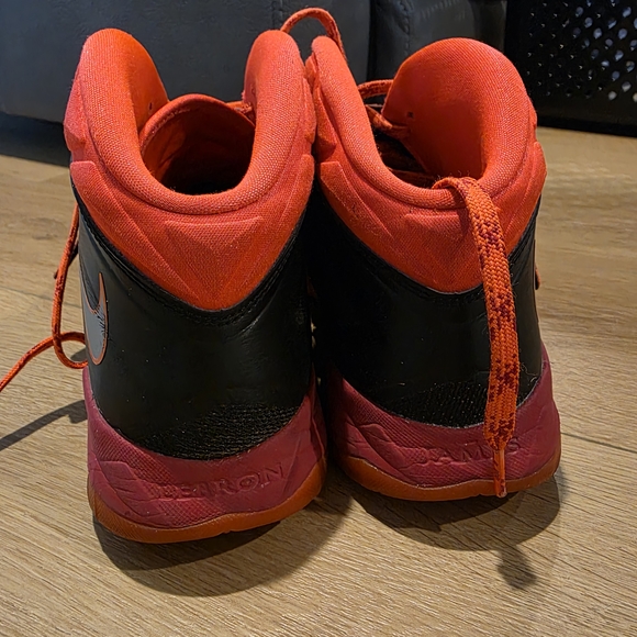 BARELY WORN Nike LeBron Soldier VII Size US 14 main image 5